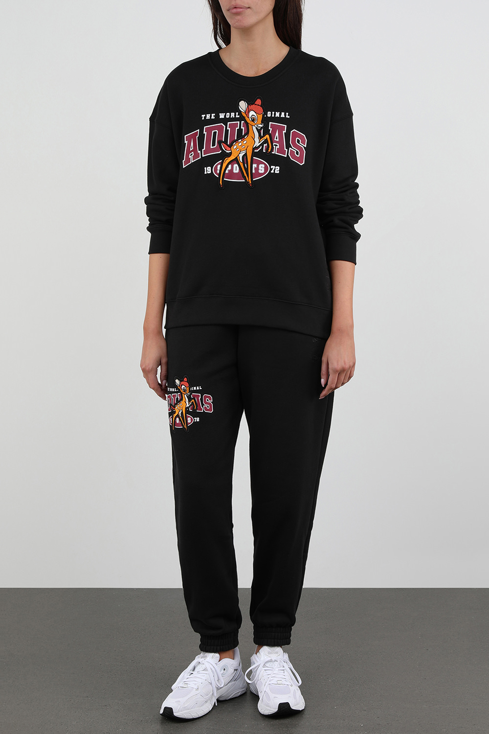 אדידס X דיסני סווטשירט שחור עם דמות במבי רקום